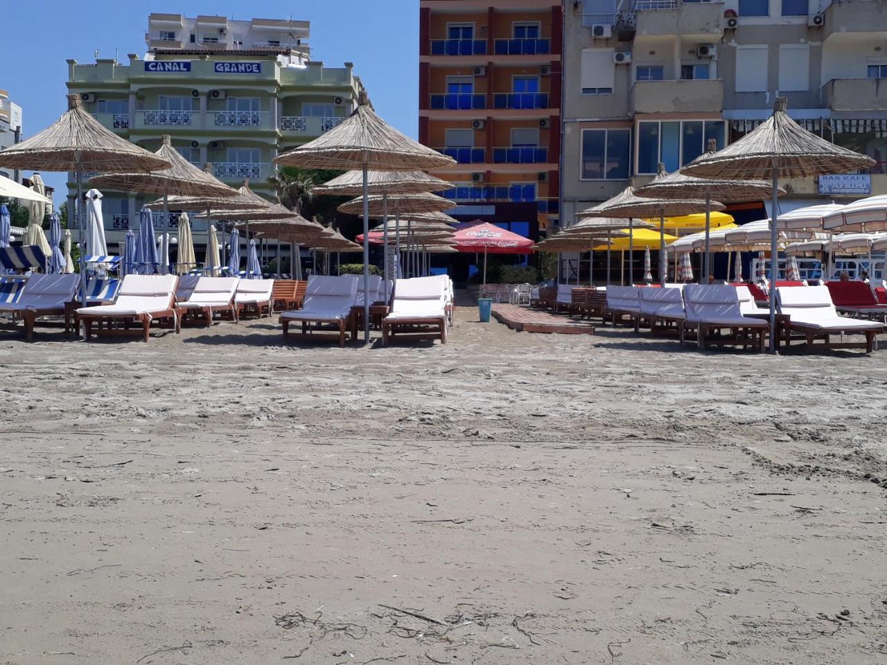 Hotel 3 Vellezerit Durrës Extérieur photo